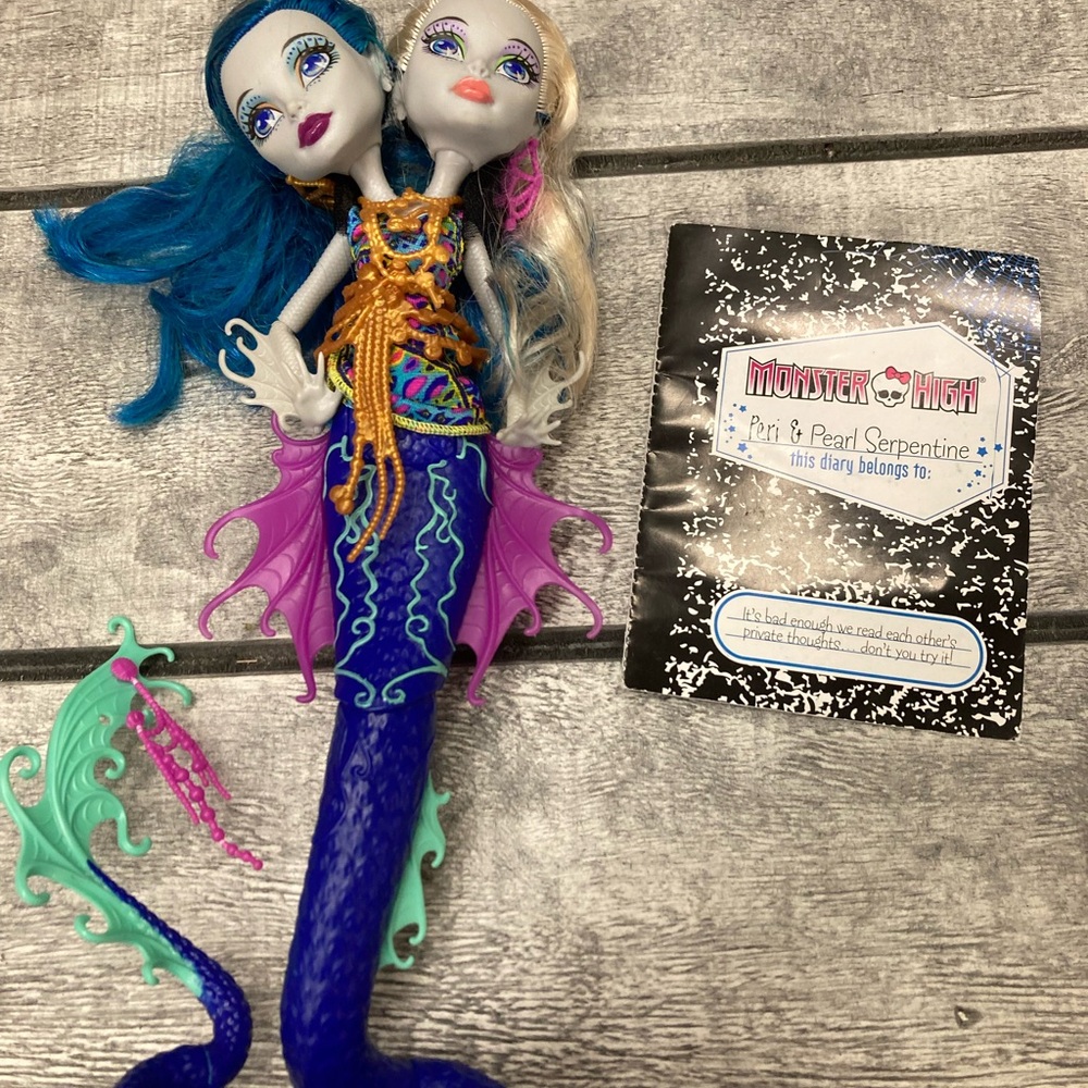 Peri and Pearl Serpentine Monster High Doll